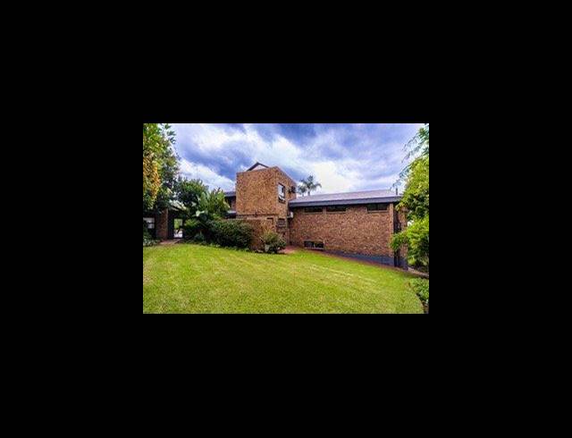 6 BEDROOM HOUSE FOR SALE IN MORELETA PARK